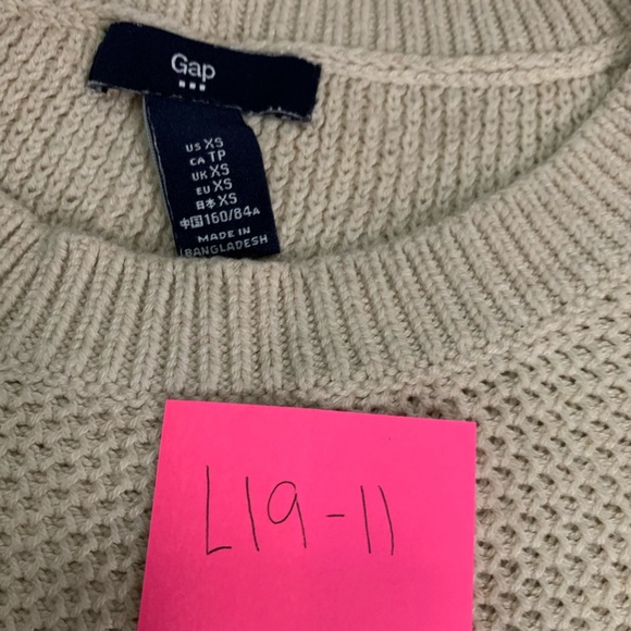 Gap XS cream sweater - Picture 7 of 7